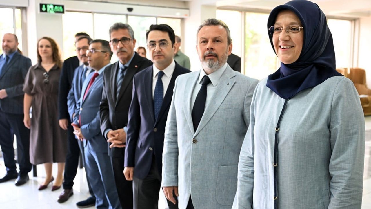 Manisa CBÜ'de Kurban Bayramı öncesi personel bayramlaşması