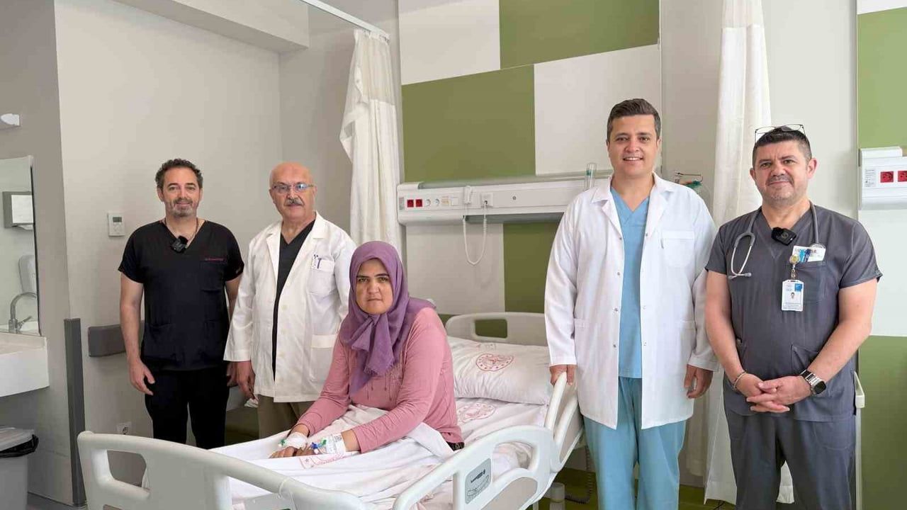 Manisa'da laparoskopik nefrektomiyle atrofik böbrek alındı; klinik çalışması kongrede ödül aldı