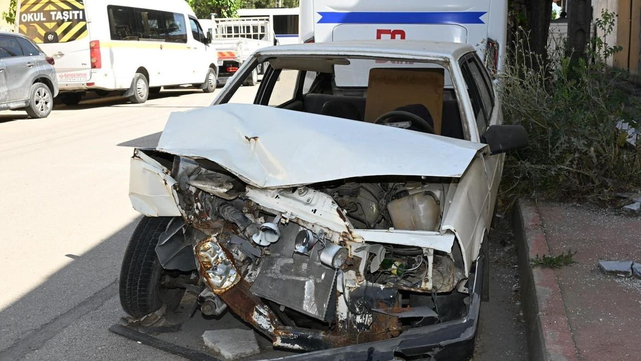 Manisa’da sahipsiz hurda araçlar yasal prosedürlerle kaldırılıyor