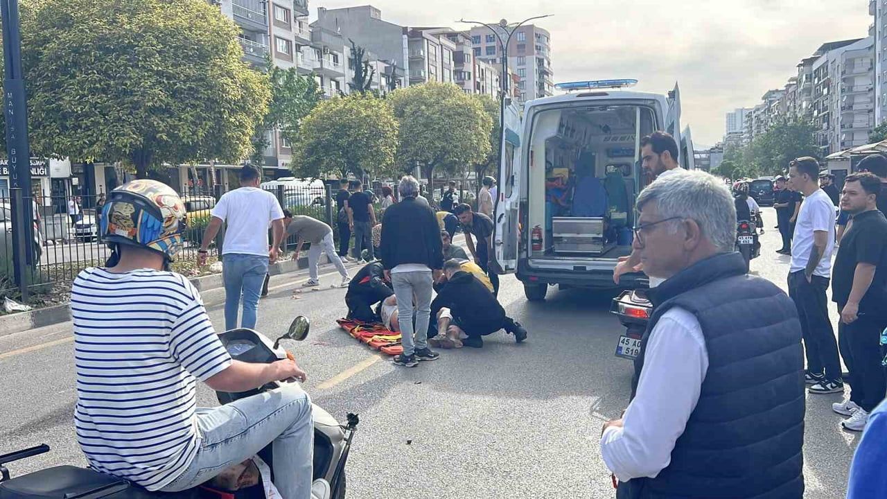 Manisa'da üst geçitte asansör kurtarma çalışması sırasında motosiklet çarpışması: 2 yaralı