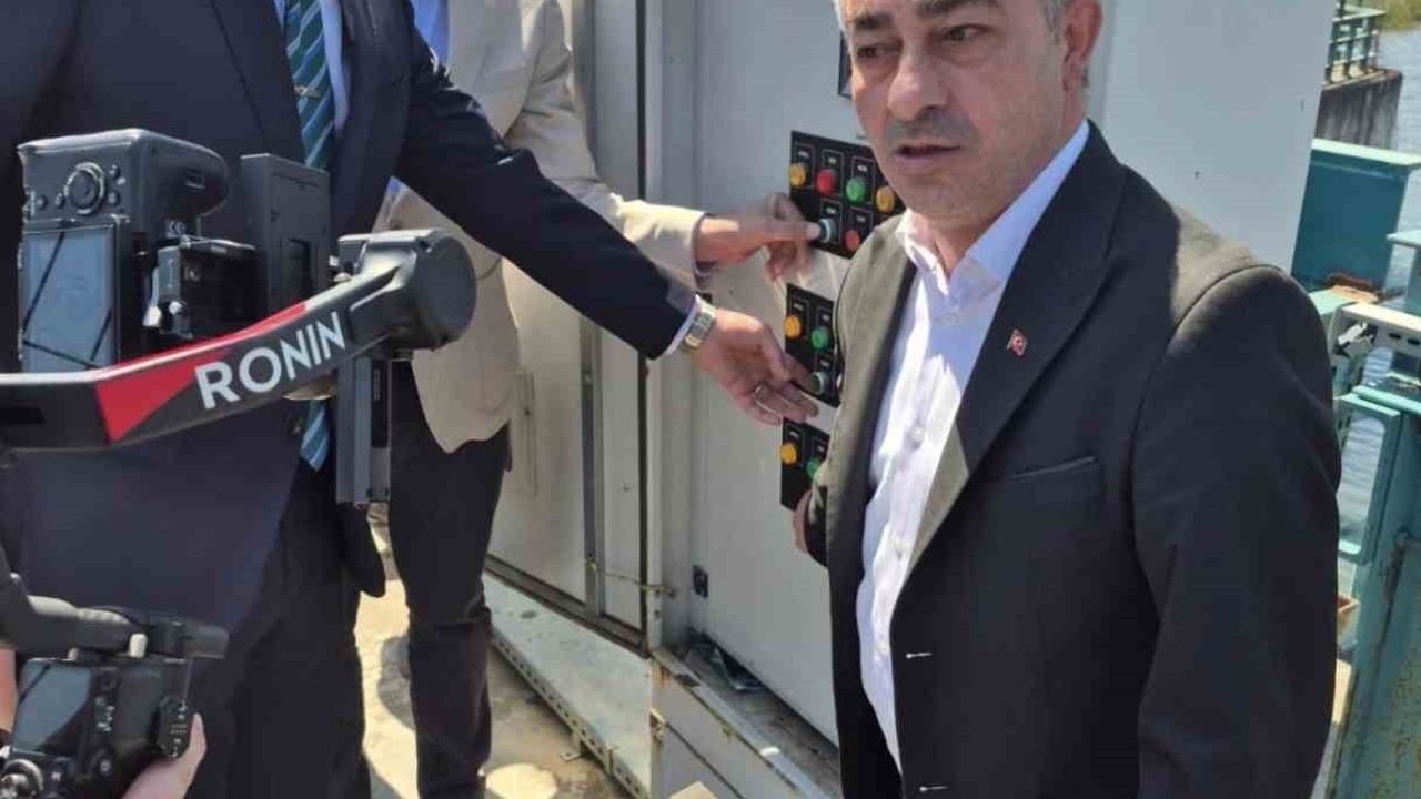 Manyas Barajı’nda kapaklar açıldı — Balıkesir'de kanallara su verilmeye başlandı