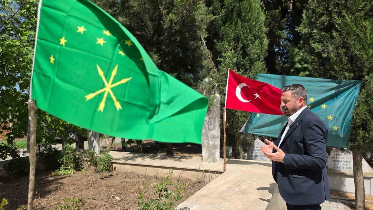 Manyas'ta Hacı Girandük Berzeg mezarı başında anıldı