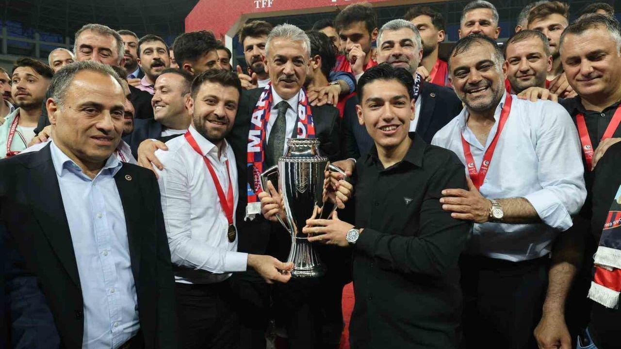 Mardin 1969 Spor’dan Vali Tuncay Akkoyun’a 'Babalar Sözünü Tutar' jesti