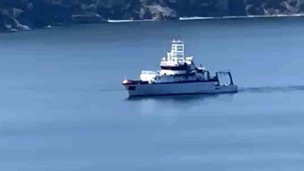 Marmara Denizi'nde deprem çalışmaları sürüyor: Araştırma gemisi veri topluyor