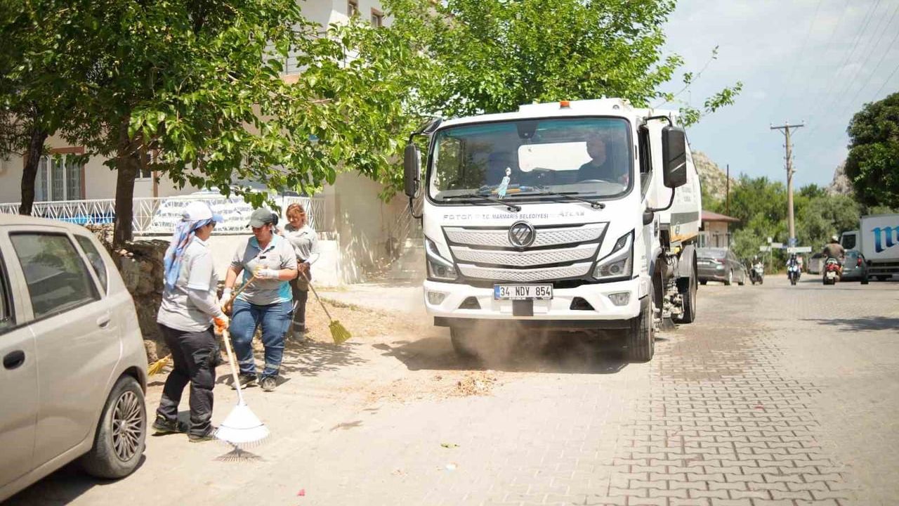 Marmaris Belediyesi'nden sezon öncesi turistik mahallelerde kapsamlı temizlik çalışması
