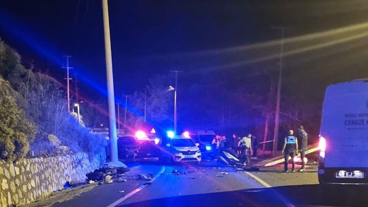 Marmaris'te gece yarısı motosiklet kazası: 2 ölü, 1 ağır yaralı