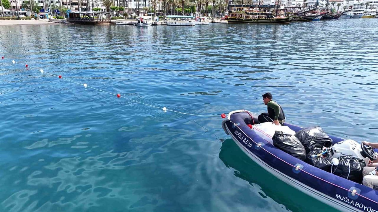 Marmaris’te halk plajları sezona hazırlanıyor: Ücretsiz şemsiyeler, bakım ve güvenlik önlemleri