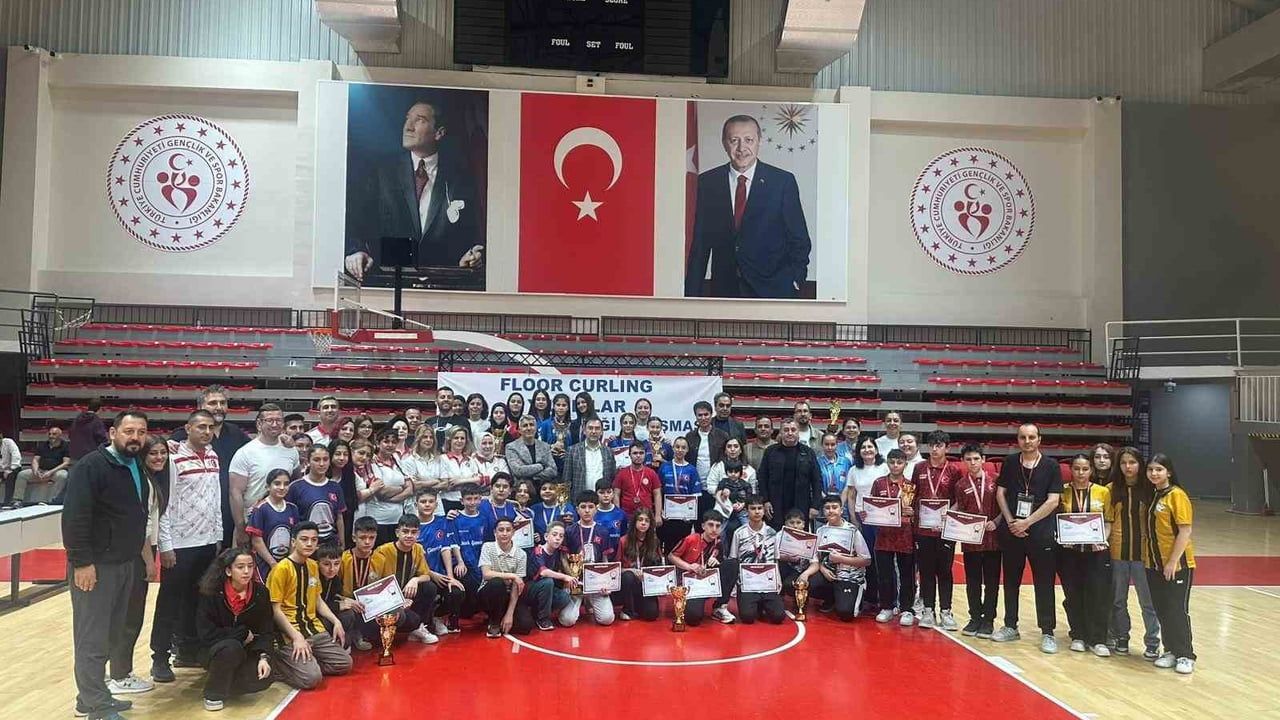 Mehmet Akif Ersoy Ortaokulu, Türkiye Okul Sporları Finali'nde 4. oldu