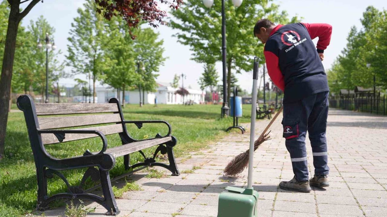 Melen Su Park’ta piknik sonrası atıklar temizlendi; Düzce Belediyesi duyarlılık çağrısı yaptı