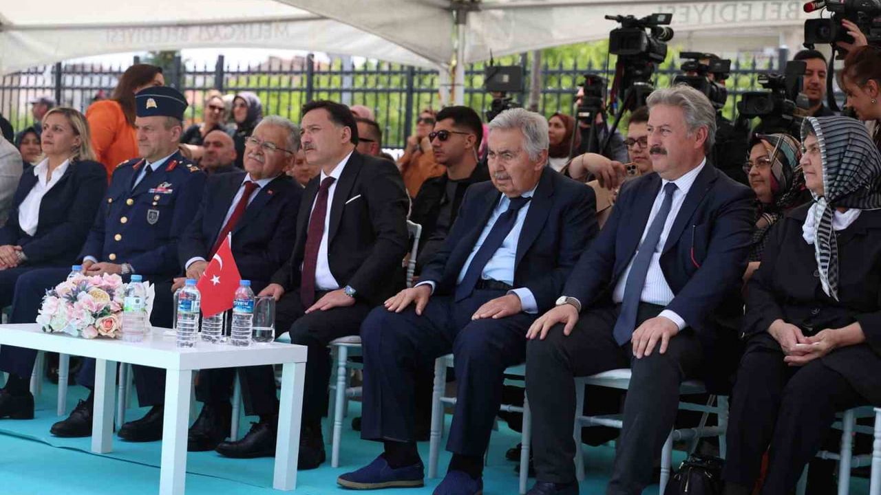 Melikgazi'de Kazım Karabekir İlkokulu ve Ortaokulu hizmete açıldı