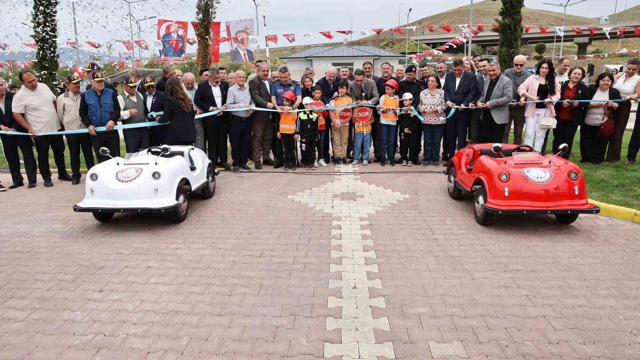 Menemen'de Asarlık’ta Çocuklar için Trafik Eğitim Parkuru Açıldı