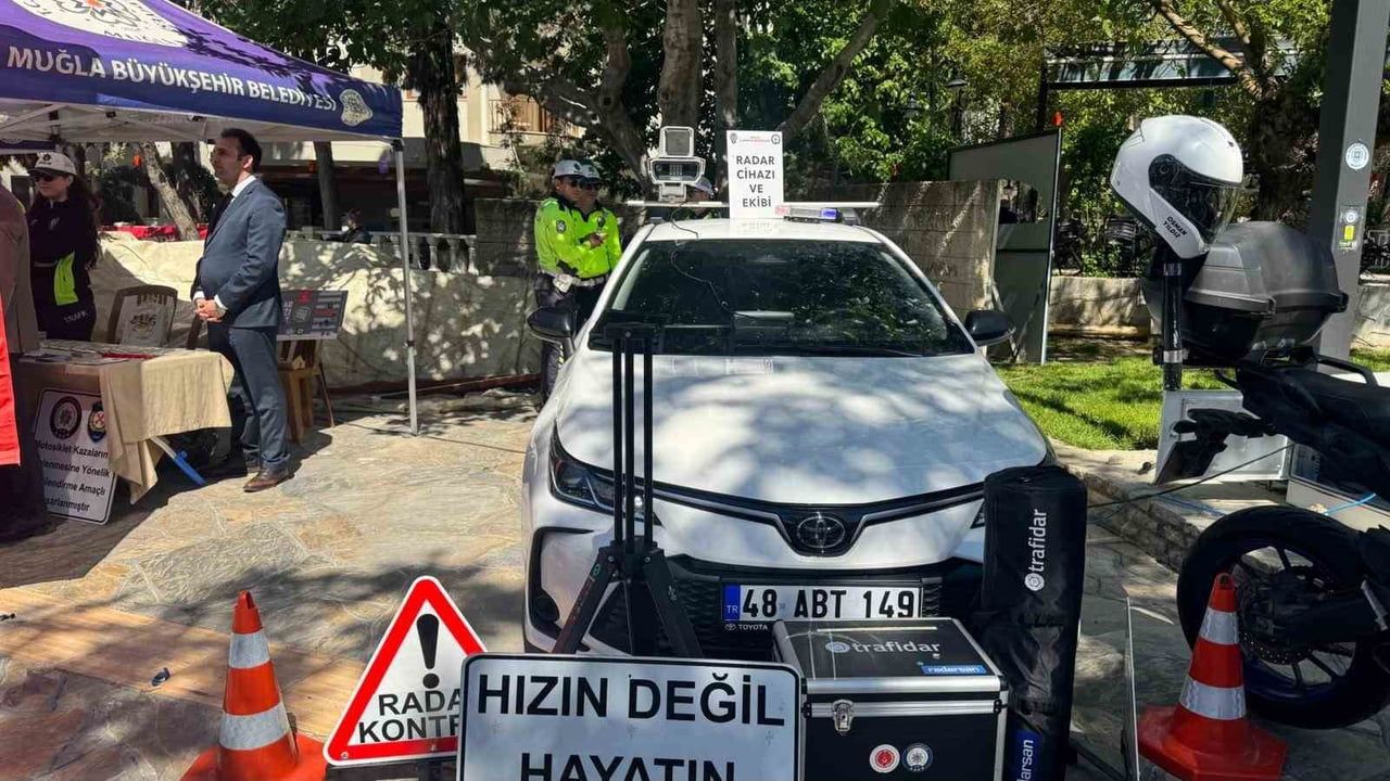 Menteşe'de Trafik Güvenliği İçin Farkındalık Standı Kuruldu