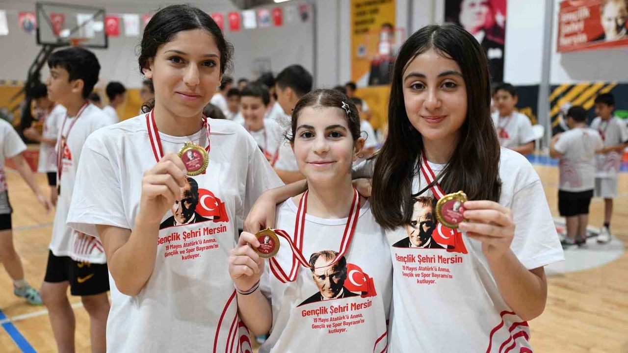 Mersin'de 19 Mayıs Coşkusu Spor Turnuvalarıyla Taçlandı