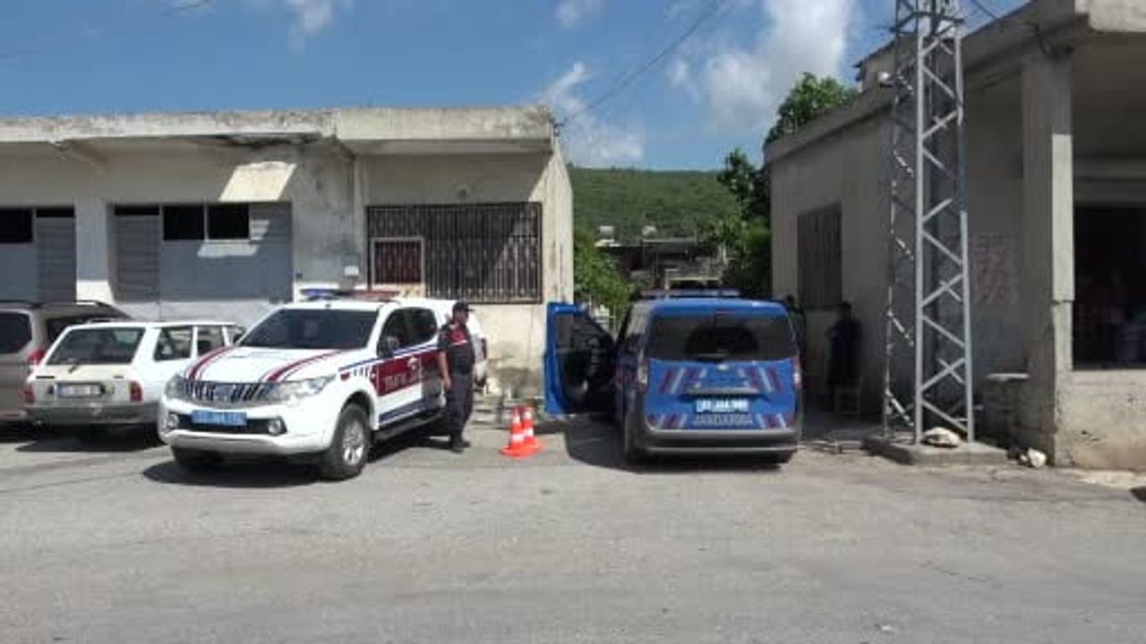 Mersin'de 6 kişinin öldüğü saldırının ardından zanlının bulunduğu bölge yolu kapatıldı