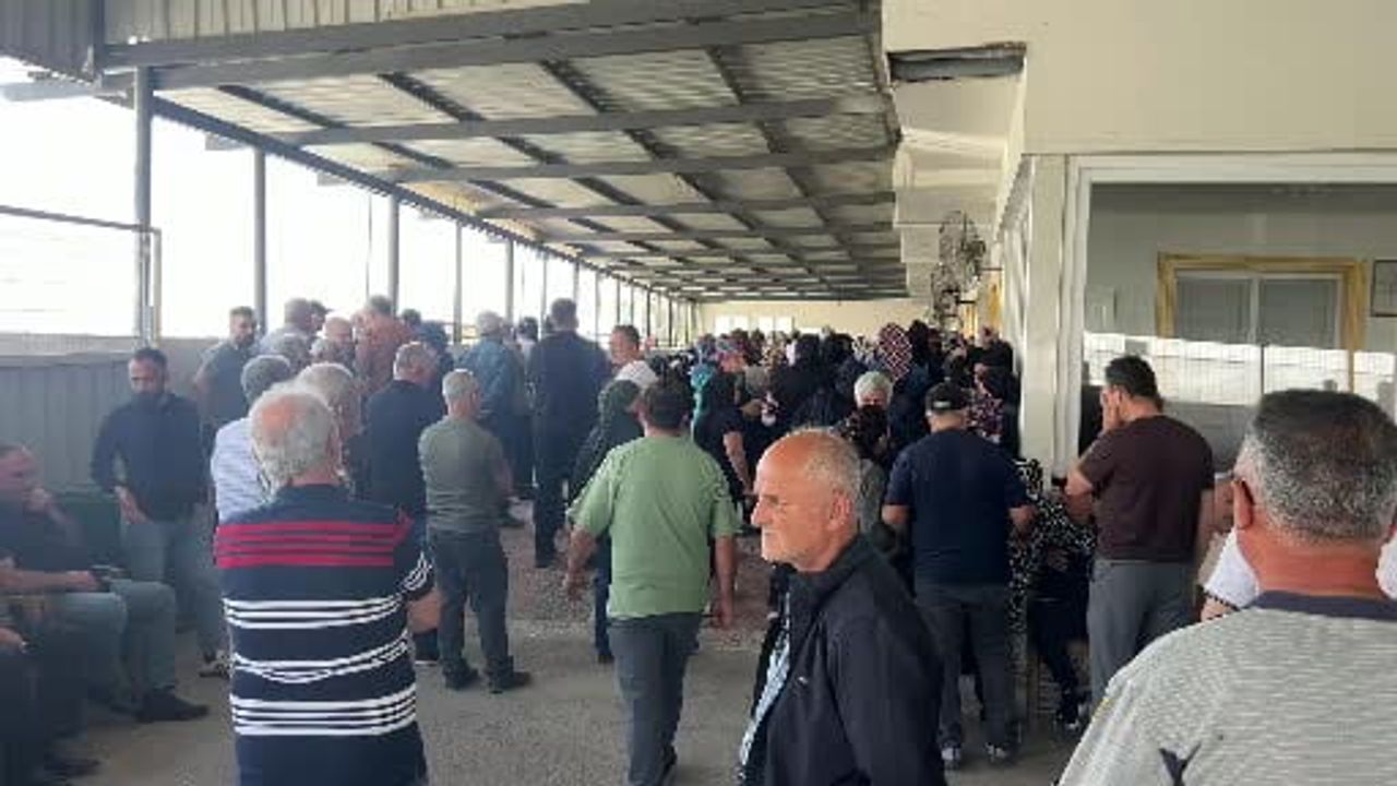 Mersin'de Aves Enerji'deki patlamada yaşamını yitiren işçi Süleyman Güner toprağa verildi