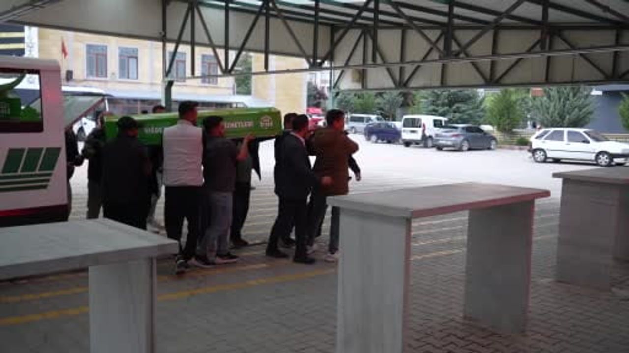 Mersin'de öldürülen tır şoförü Gökay Seyfioğlu Niğde'de toprağa verildi
