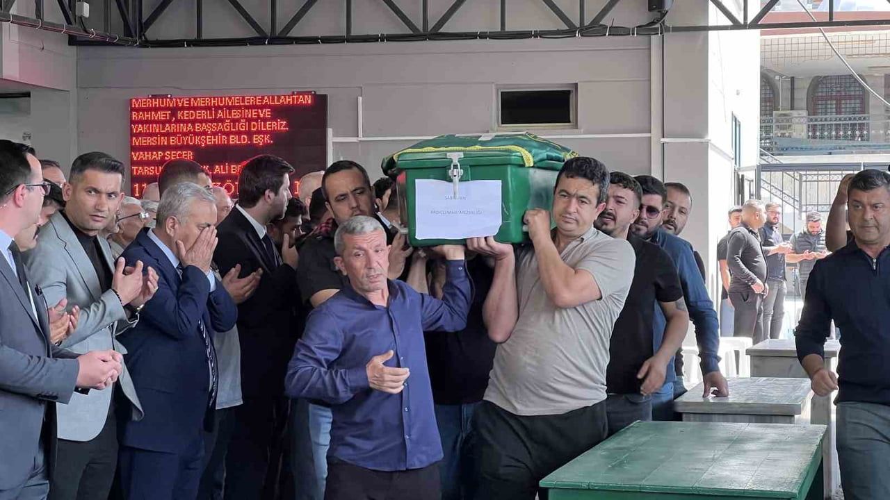 Mersin'de saldırıda yaşamını yitiren 5 kişinin cenaze namazı Tarsus'ta kılındı