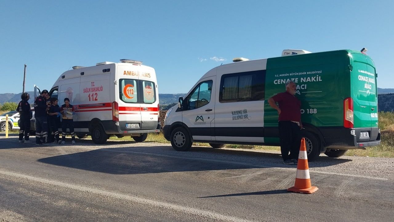 Mersin'de tır ile otomobil çarpıştı: Anne ve kızı hayatını kaybetti, baba ağır yaralandı