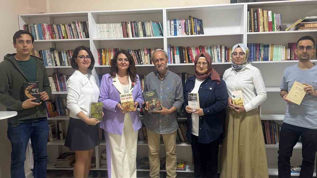 Mesut Tim’den Yunusemre Belediyesi’ne 10 bin kitap bağışı