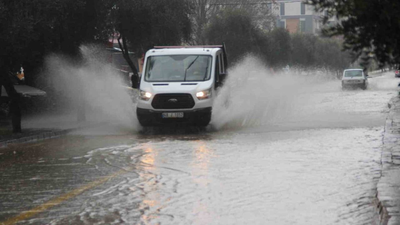 Meteoroloji'den Muğla için sarı kodlu uyarı: 23.05.2026 sabahı yerel kuvvetli yağış bekleniyor