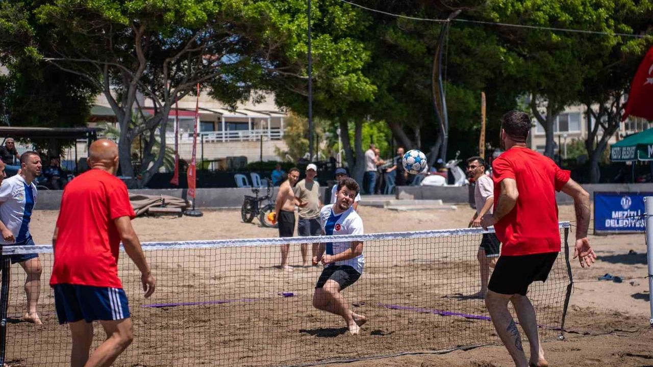 Mezitli'de 19 Mayıs Turnuvaları: Tenis, Ayak Tenisi, Plaj Voleybolu ve Satranç