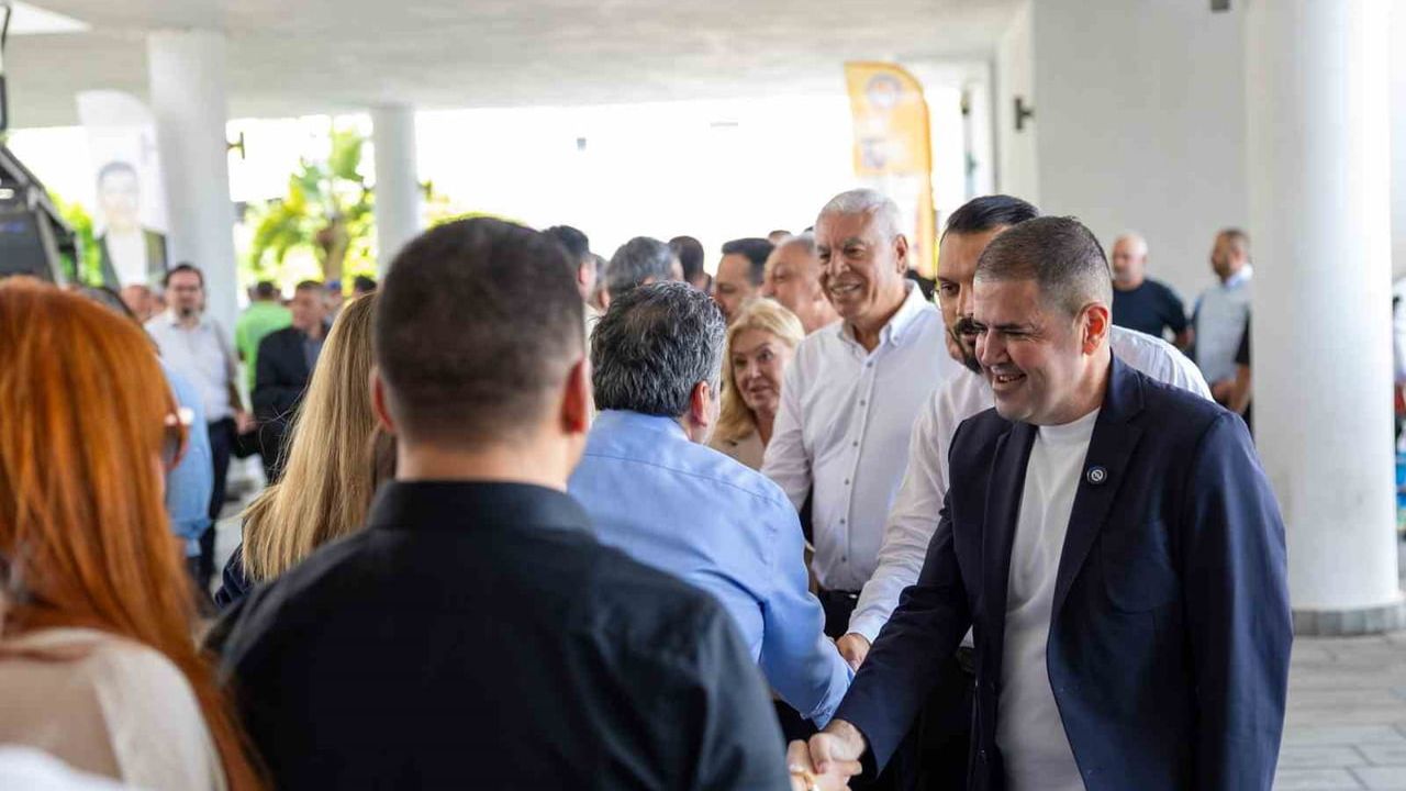 Mezitli'de Başkan Ahmet Serkan Tuncer personelle Kurban Bayramı öncesi bayramlaştı