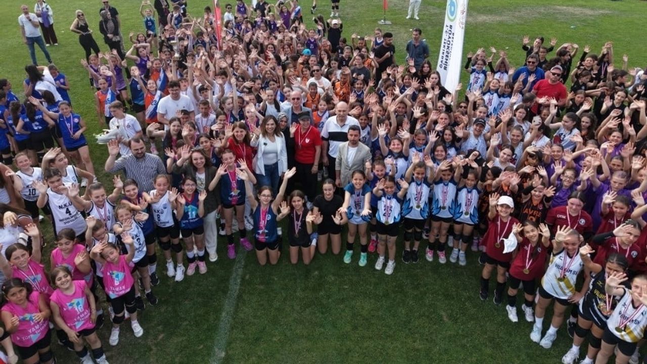 Mini Voleybol Şenliği Süleymanpaşa'da coşkuyla tamamlandı