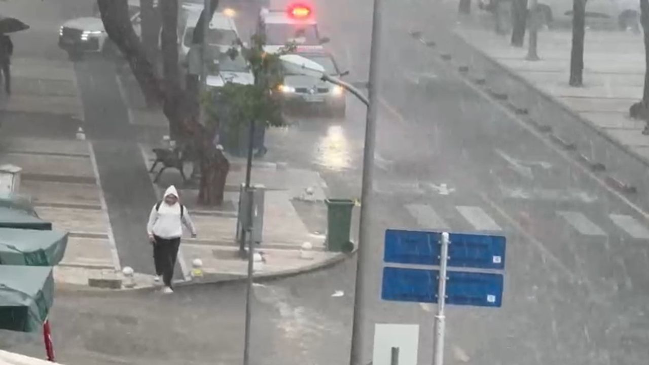 Muğla'da sağanak ve dolu etkili oldu, günlük yaşamda aksamalar yaşandı
