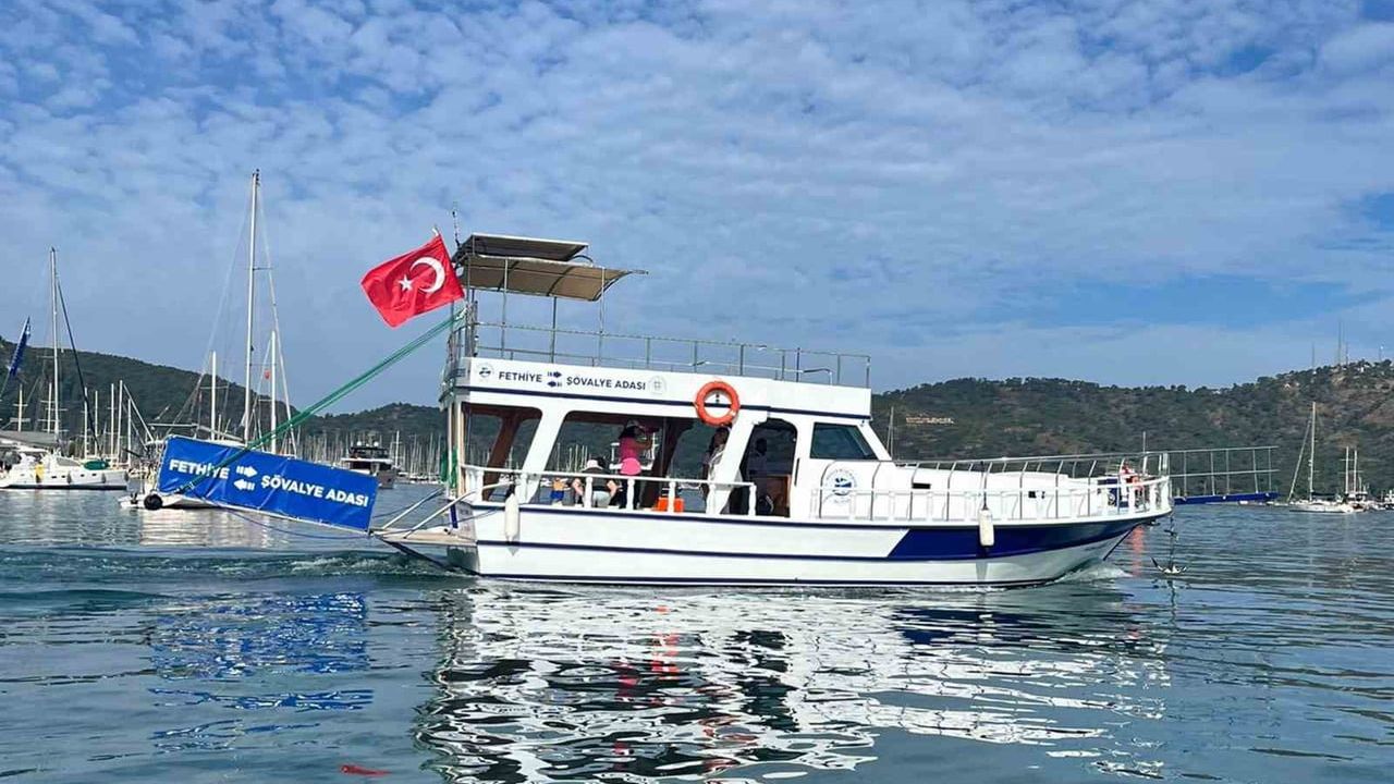 Muğla'da Yaz Dönemi Deniz Ulaşımı Başladı: Güllük–Kıyıkışlacık ve Fethiye–Şövalye Adası Seferleri Yenilendi