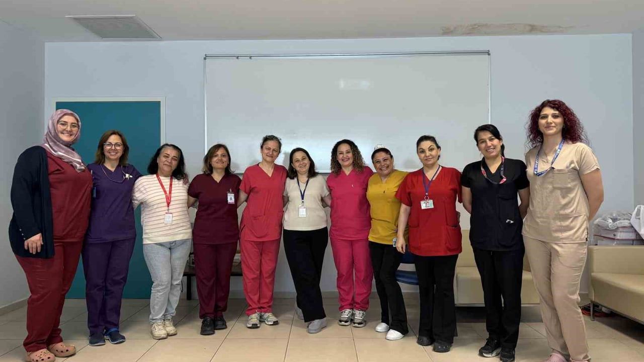 Muğla Eğitim ve Araştırma Hastanesi'nde 5. Yoğun Bakım Hemşireliği Sertifika Programı tamamlandı
