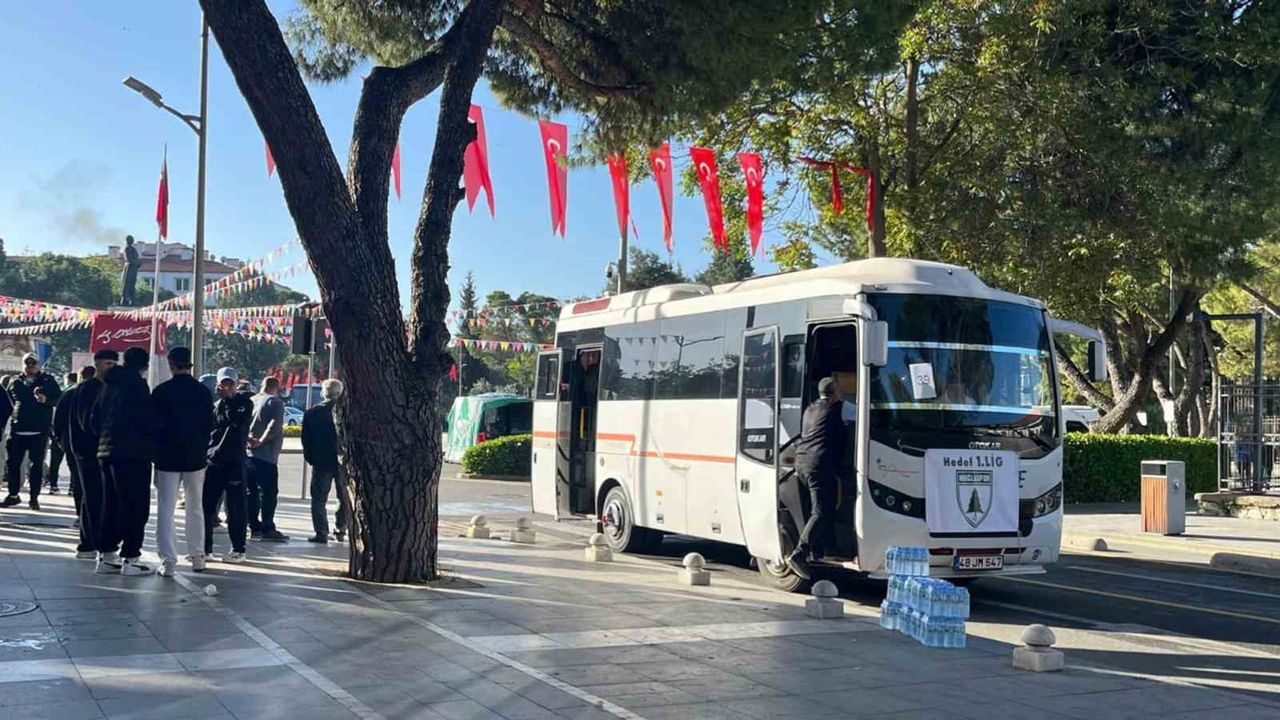 Muğlaspor’un Bursa finaline Muğla Büyükşehir Belediyesi'nden 100 otobüslük destek