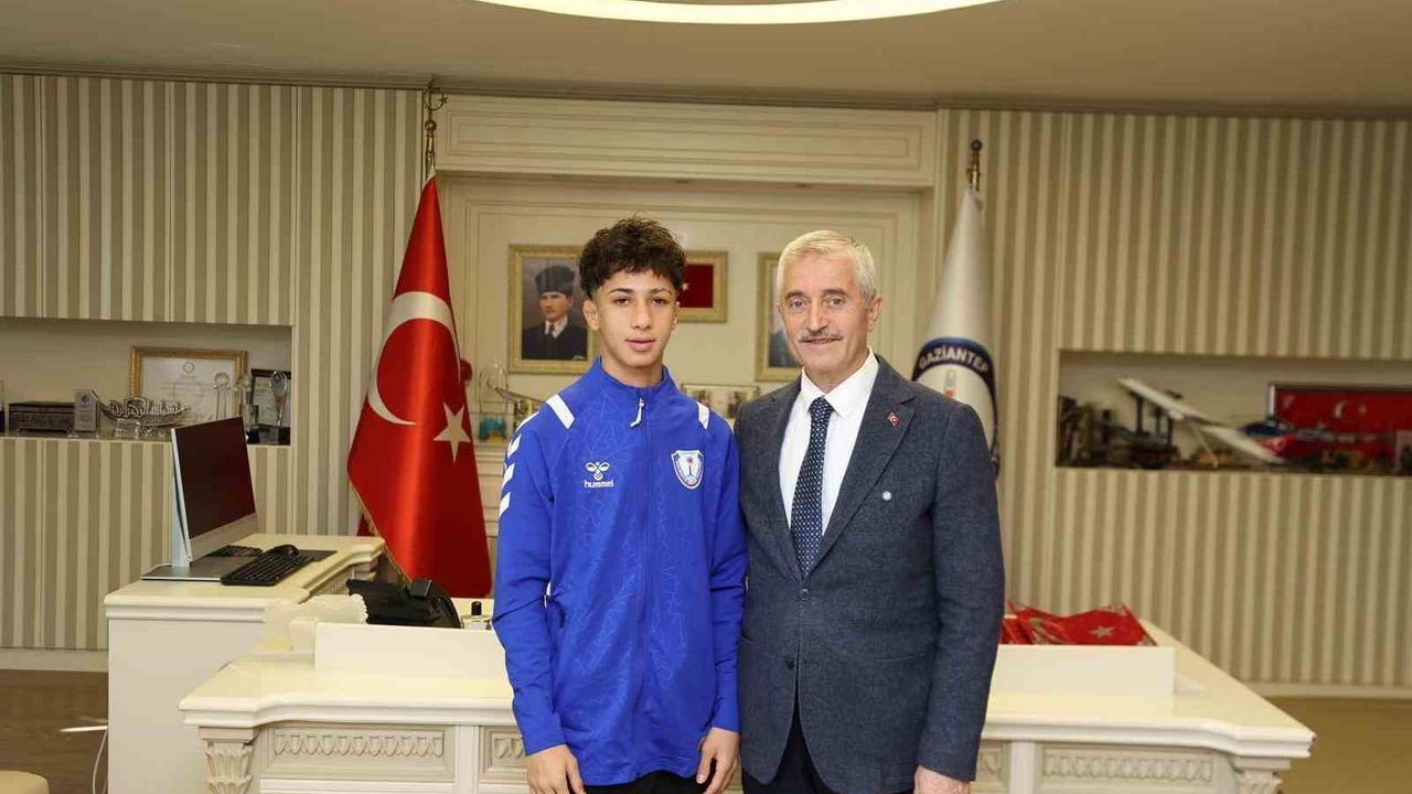 Muhammed Gölha U17 Avrupa Güreş Şampiyonası'nda Serbest Stil 51 Kg'da Gümüş Madalya
