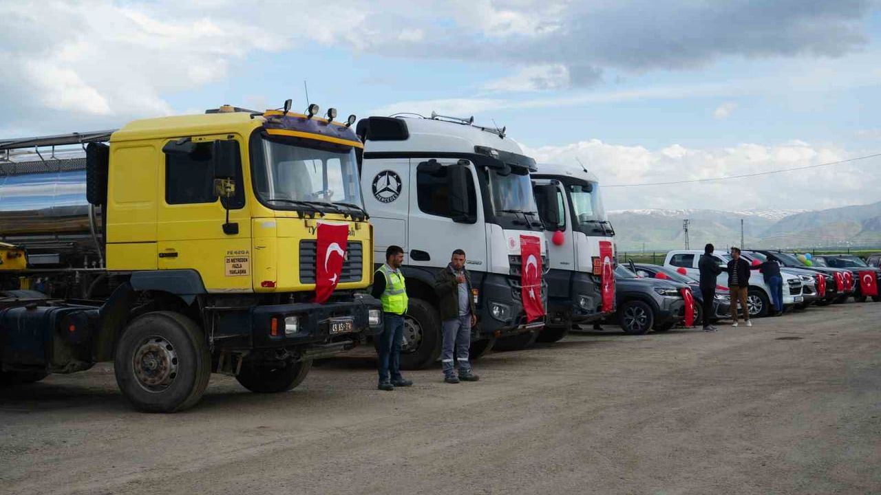 Muş İl Özel İdaresi'ne 165 milyon TL'lik yatırım: 40 yeni araç teslim edildi