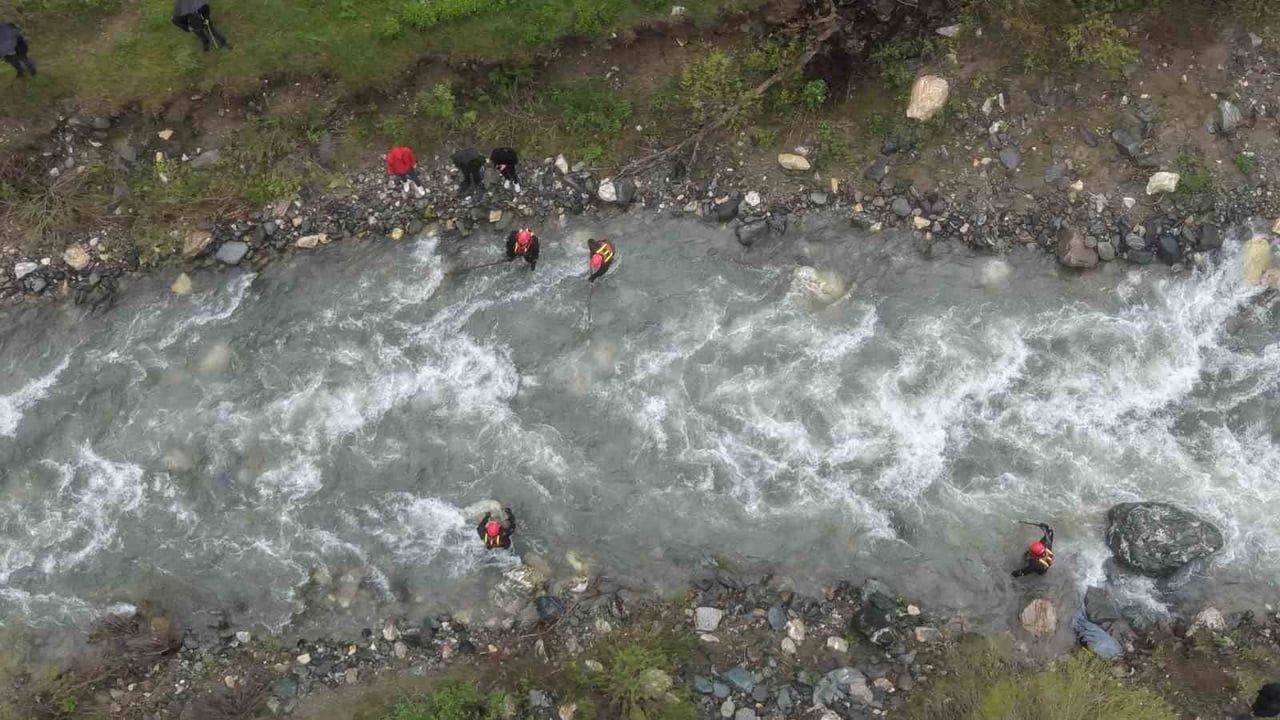 Muş’ta çaya düşen Gülsima Yıldız için arama çalışmaları ikinci gününde