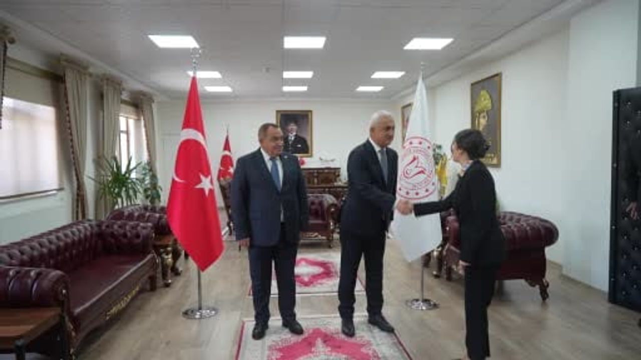 Muş’ta Kurban Bayramı programı: Vali Avni Çakır güvenlik ekiplerini ziyaret etti