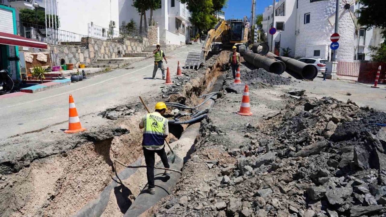 MUSKİ, Gümbet Adnan Menderes Caddesi'ndeki içme suyu isale hattını 10 günde yeniledi