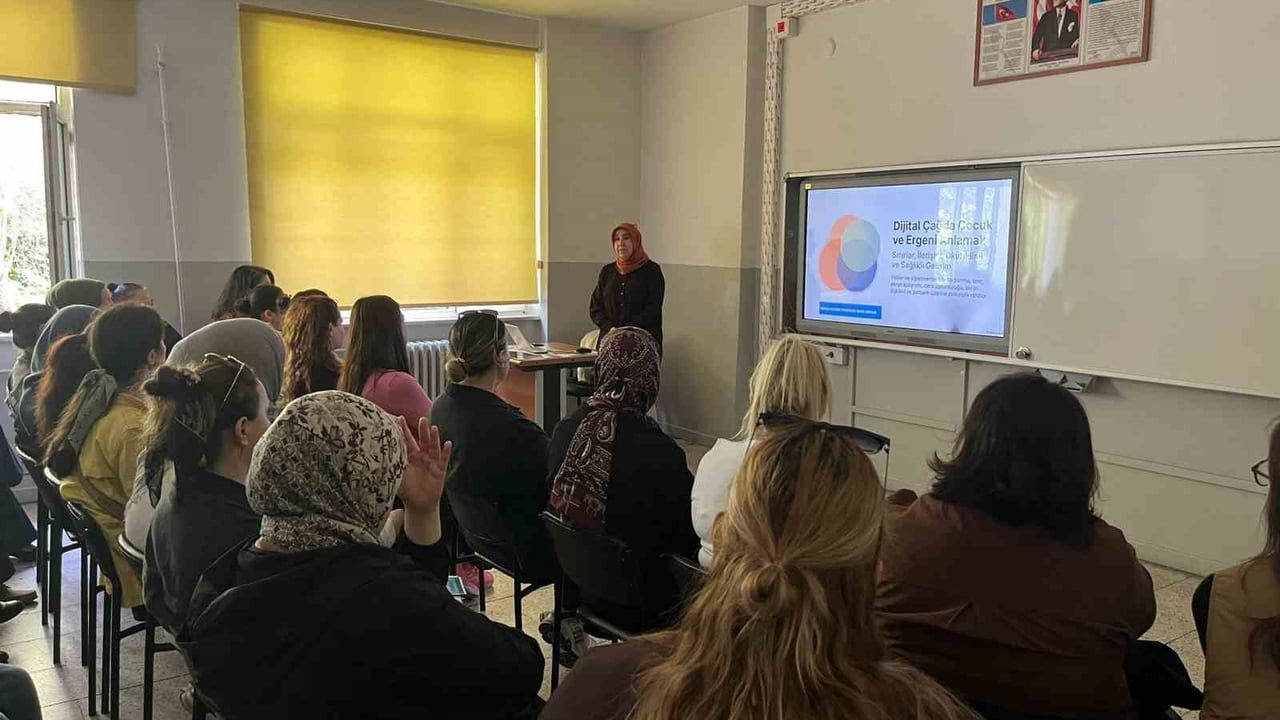 Muslu’da velilere yönelik 'Bağımlılıkla Mücadele ve İlk Yardım' semineri düzenlendi