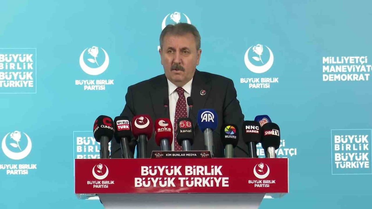 Mustafa Destici: Türkiye önümüzdeki yıllarda yerli ilaç ve aşı üretiminde önemli kapasiteye ulaşacaktır