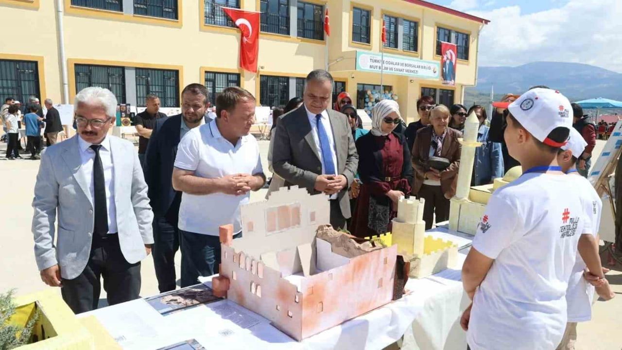 Mut'ta TÜBİTAK 4006 Bilim Fuarı: 19 öğrenci projesi sergilendi