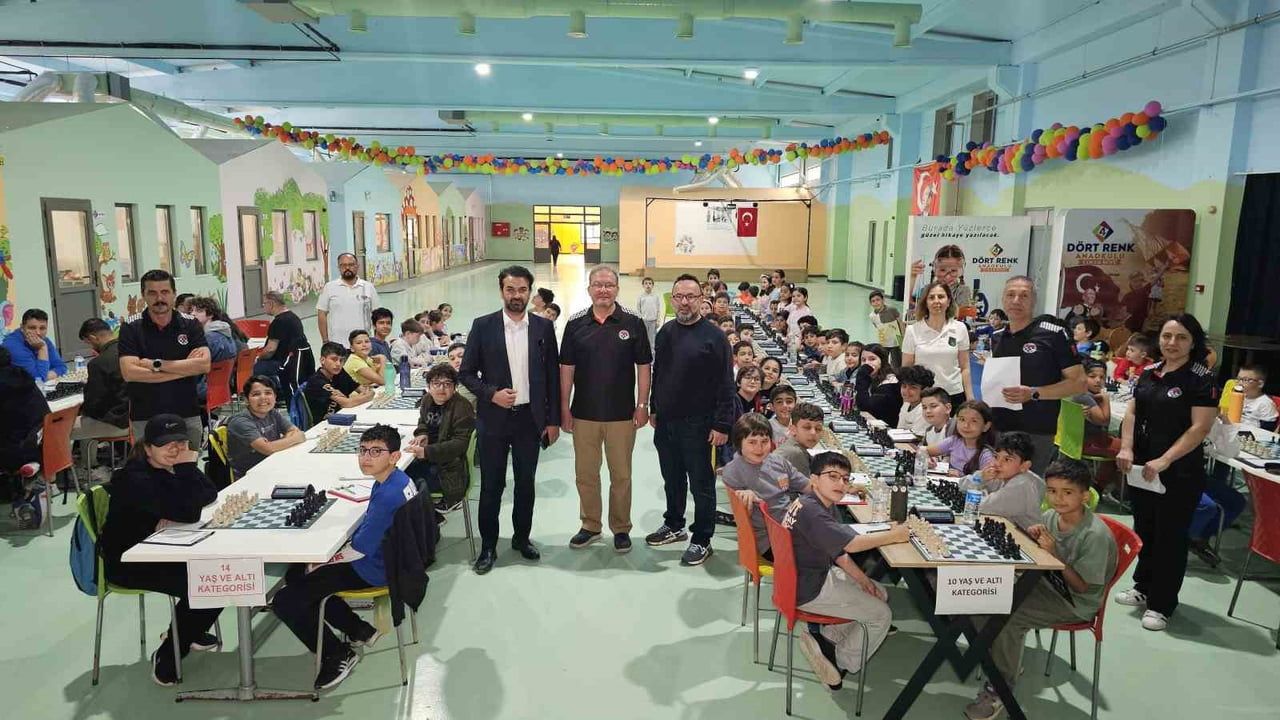 Nazilli'de 19 Mayıs'a özel satranç turnuvası: 120 sporcu dört kategoride yarıştı