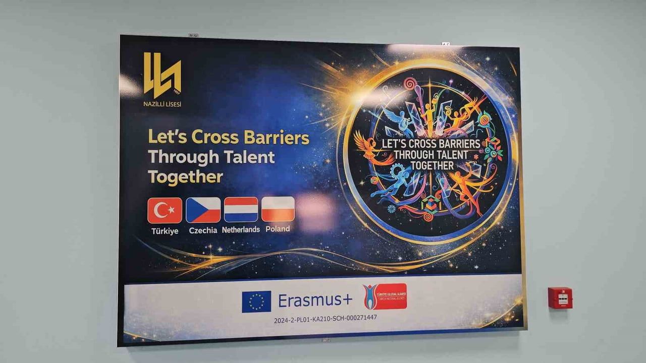 Nazilli Lisesi'nde eTwinning Günü: 22 ülkeden 58 geleneksel lezzet tanıtıldı