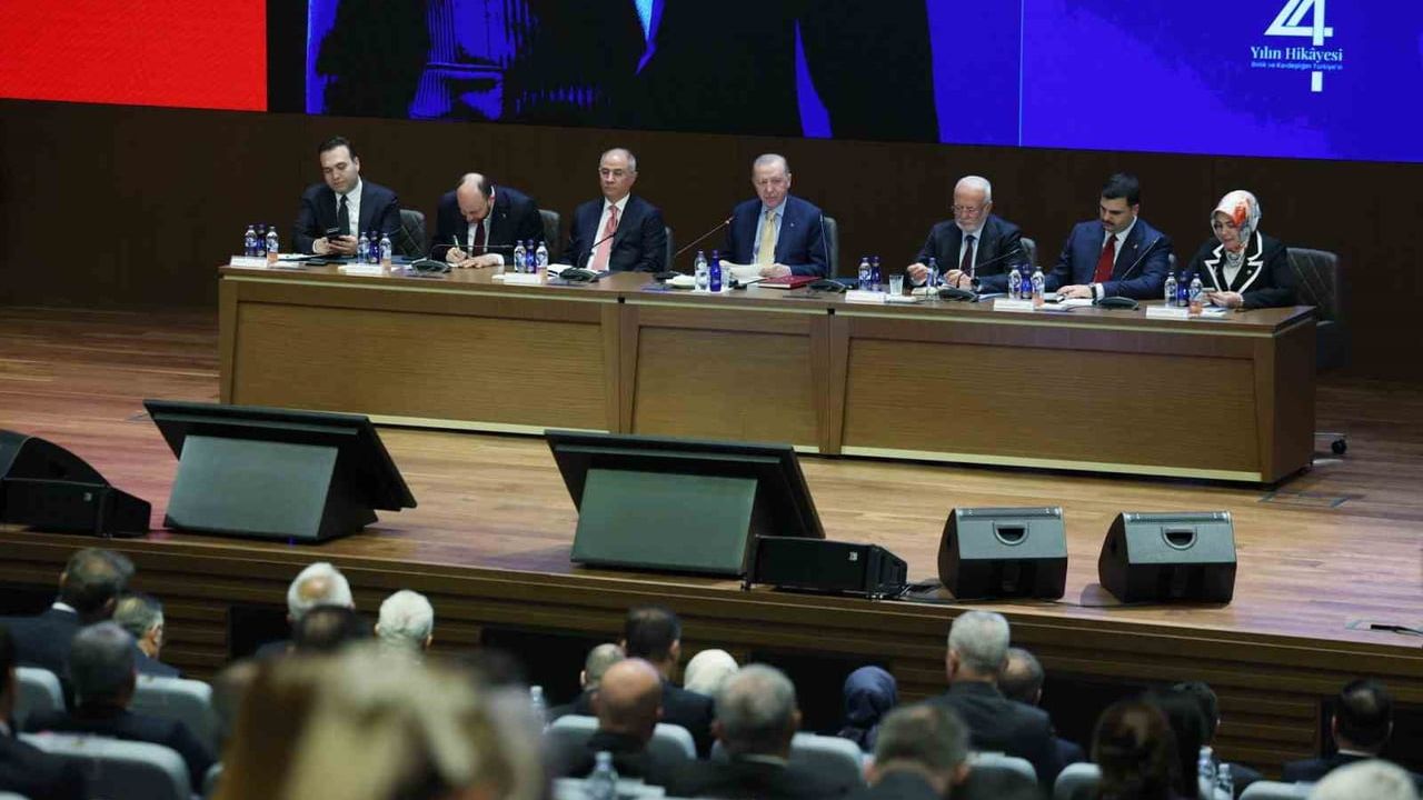 Nebi Hatipoğlu MKYK Toplantısında: 'Gündemimiz Her Zaman Milletimizdi'