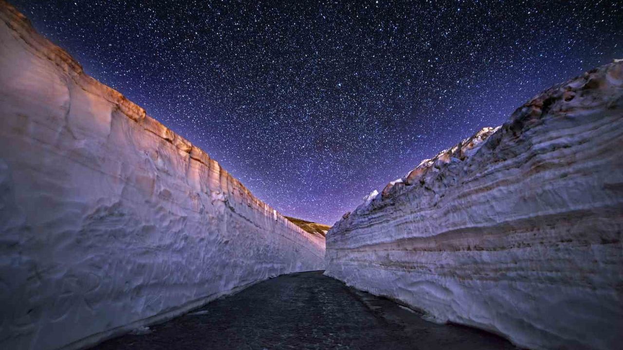 Nemrut Kalderası'nda kar ve yıldızların buluşması