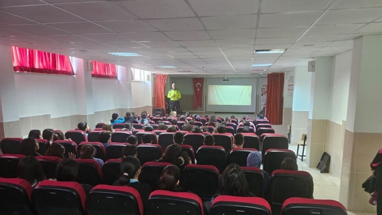 Niğde'de 'Trafik Dedektifleri' ile 602 Öğrenciye Trafik Eğitimi Verildi