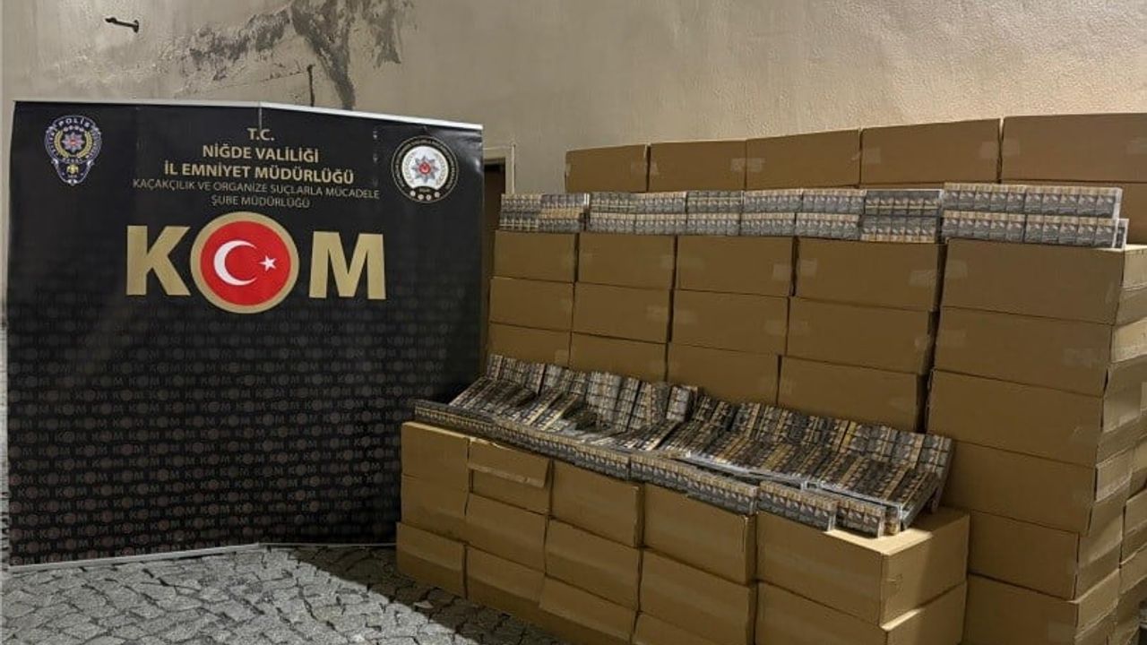 Niğde Ulukışla’da 50 bin paket gümrük kaçağı sigara ele geçirildi