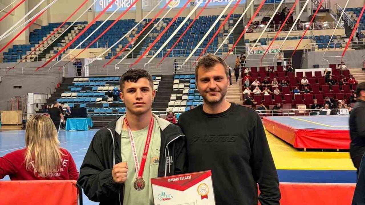 Niğdeli Wushu Sporcuları Sakarya'da Türkiye Dereceleri Elde Etti