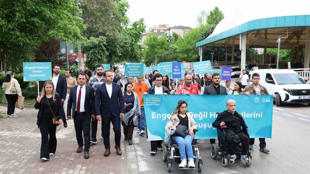 Nilüfer’de Engelliler Haftası yürüyüşünde erişilebilirlik ve hak talepleri öne çıktı