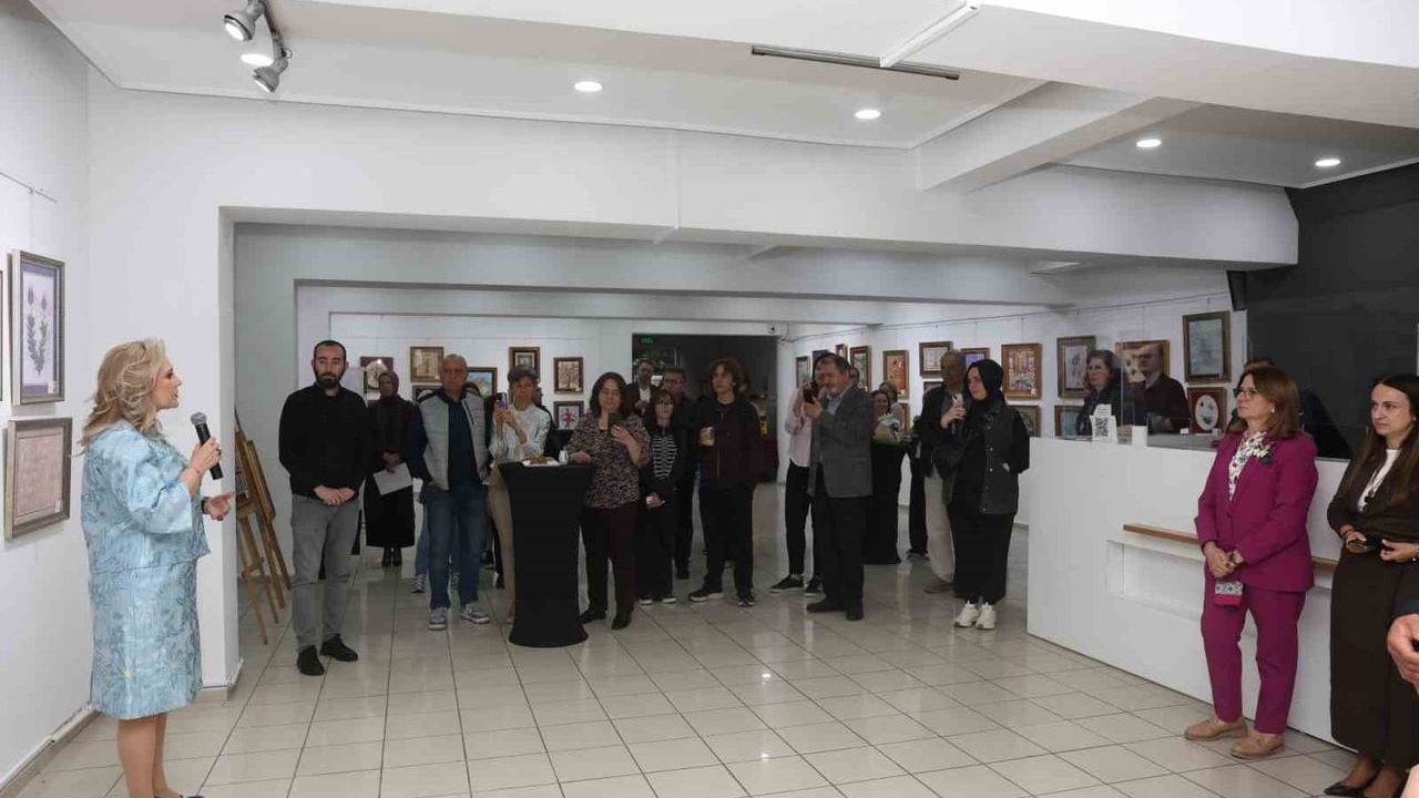 Nilüfer'de Kaat-ı ve Ebru Sergisi: 36 kursiyerin 114 eseri Konak Kültürevi'nde