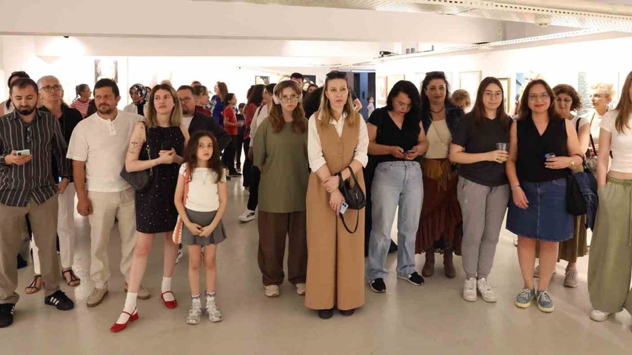 Nilüfer Sanat Atölyeleri yıl sonu sergisi: 106 kursiyerin eserleri Nazım Hikmet Kültür Merkezi'nde