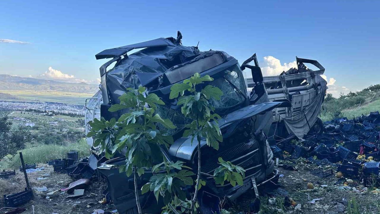 Nurdağı Başpınar Viyadüğü'nde tırın viyadükten düşmesi: 3 ölü, 3 yaralı
